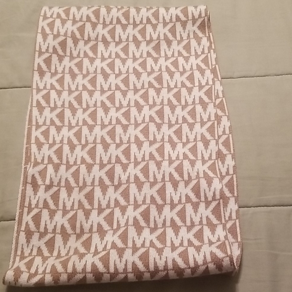 MICHAEL Michael Kors Accessories - Michael Kors Infinity scarf